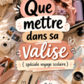 Une valise bien préparée pour un voyage scolaire, remplie de vêtements et matériels utiles.