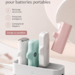 Un espace de travail moderne avec une station de charge pour plusieurs appareils électroniques.