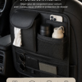 Organisateur de voiture avec plusieurs poches et tablette pliable bien rangé à l'arrière d'un siège.